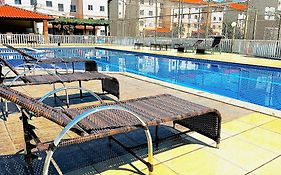 Apartamento sofisticado com piscina e vista privativa